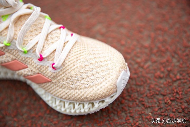 adidas跑鞋ultra4dfwd,一探究竟何为adidas4d跑鞋