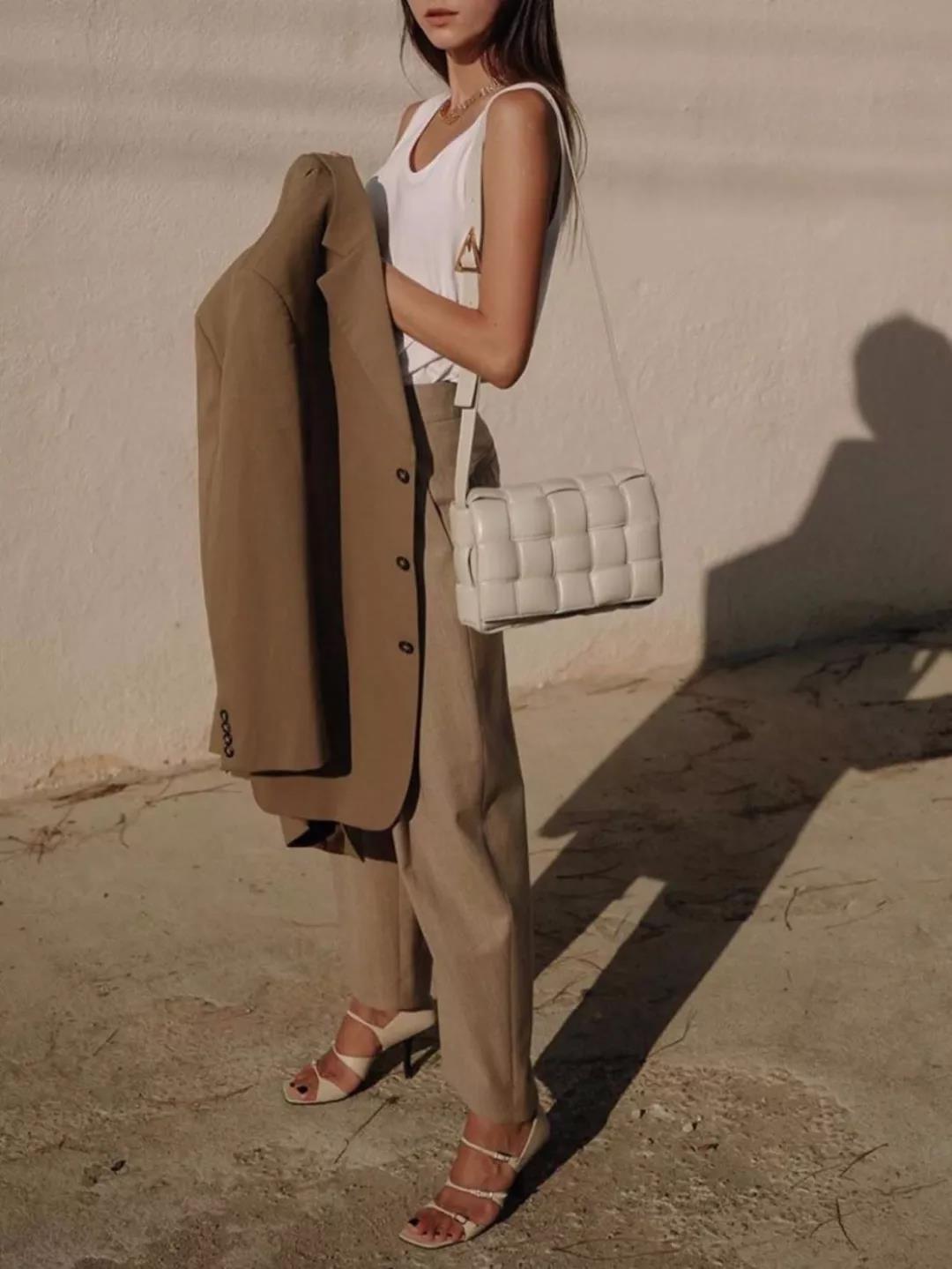 2020年流行什么包包女款,最百搭不过时的包包款式