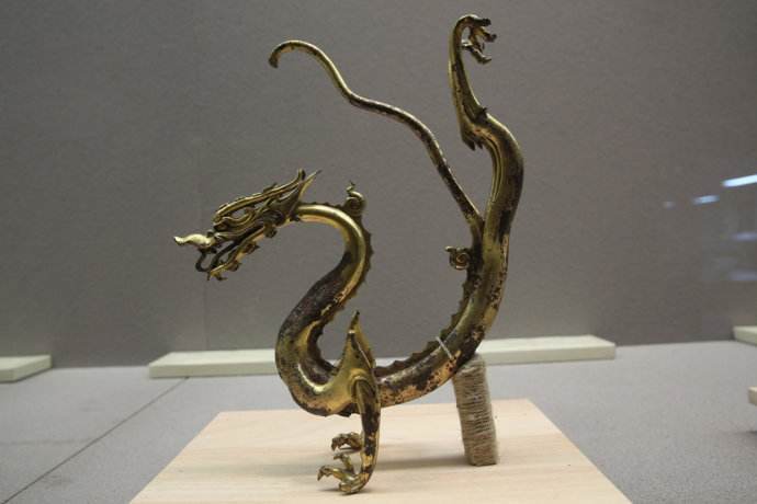 唐鎏金铜龙,唐鎏金走龙图文