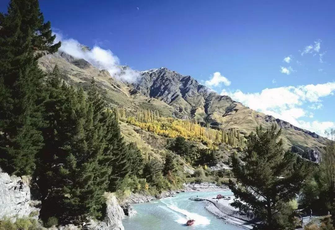 有着绝美迷人的“容颜”，却充满让*欲人**罢不能的速度野性与激情