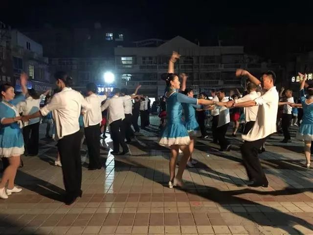 汉川严老师跳舞,严老师广场舞蹈