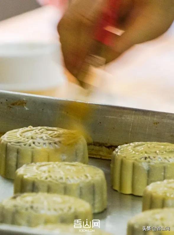 珠海这家月饼店开了38年，来买要排队两小时