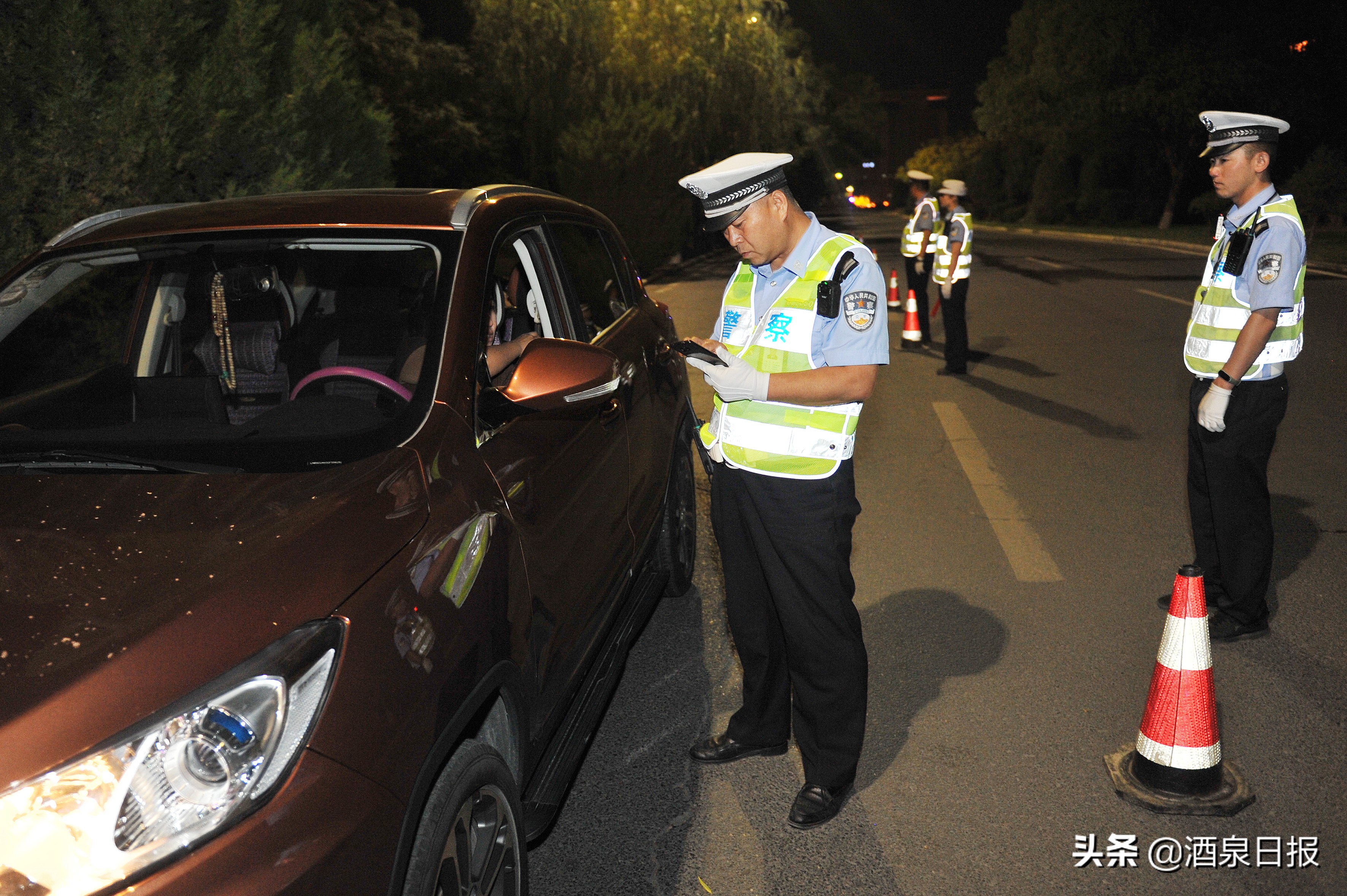 用责任与坚守换平安,用忠诚和担当为百姓排忧解难