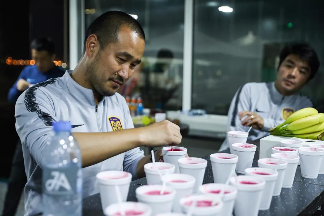 迪拜日记|苏宁果汁吧推出秘制果汁吉翔疯狂续杯五次