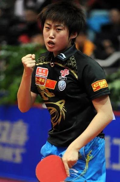 邓亚萍国乒总决赛视频,邓亚萍日乒年轻一代对国乒是挑战