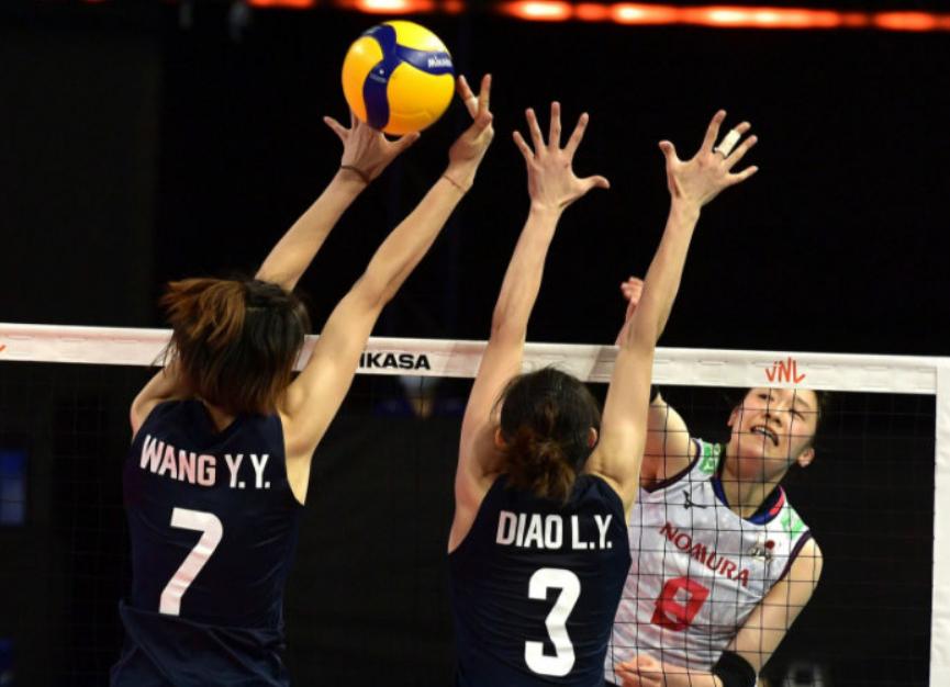 郎平谈中国女排0-3惨败,郎平最后一局两分钟疯狂换人