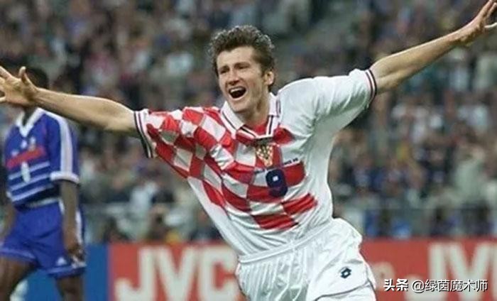 达沃苏克黄金左脚图片,达沃苏克左脚拉小提琴进球