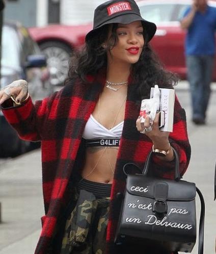 delvaux鍝佺墝鍘嗗彶,delvaux涓栧