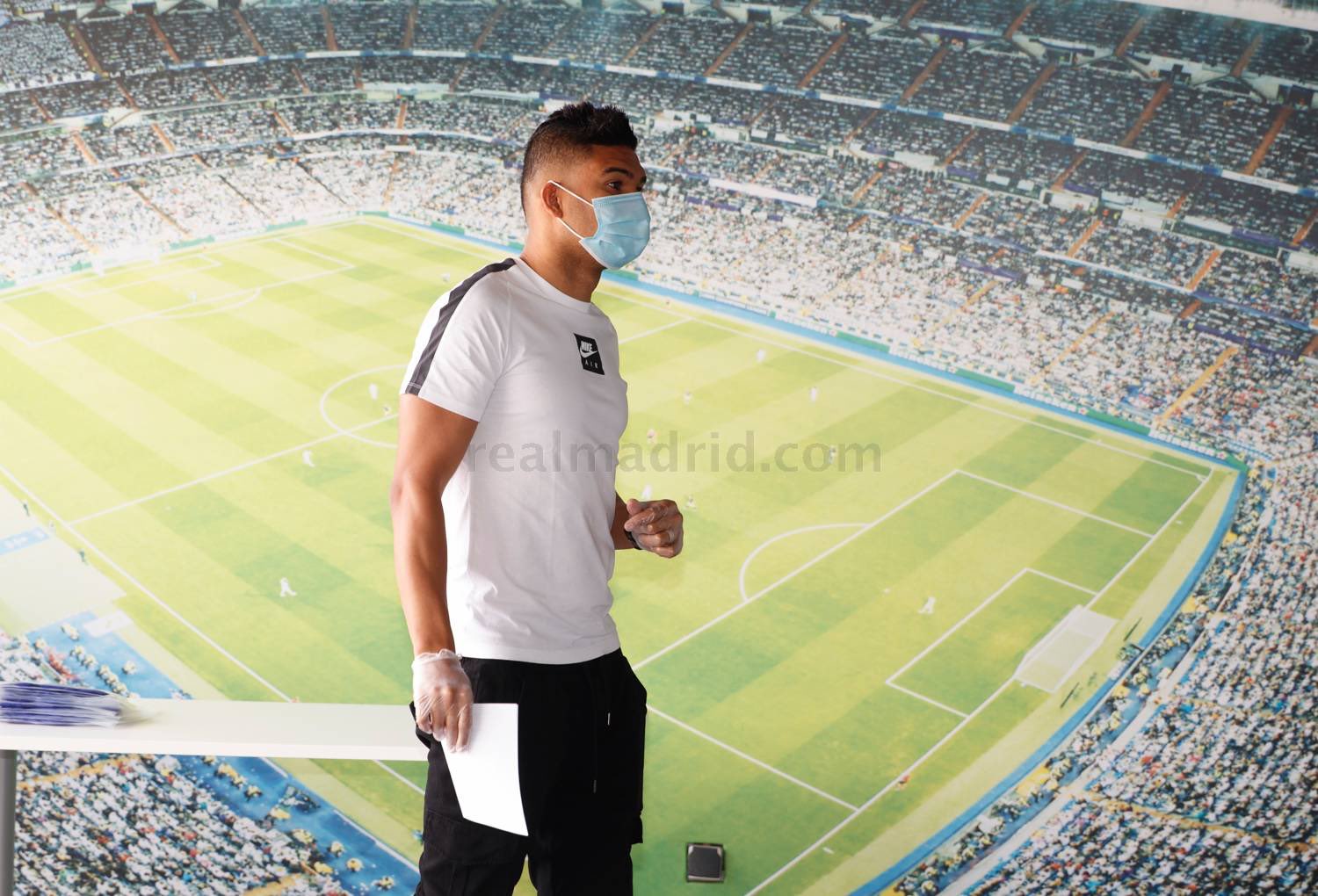 皇马全员抵达曼彻斯特,皇马新冠