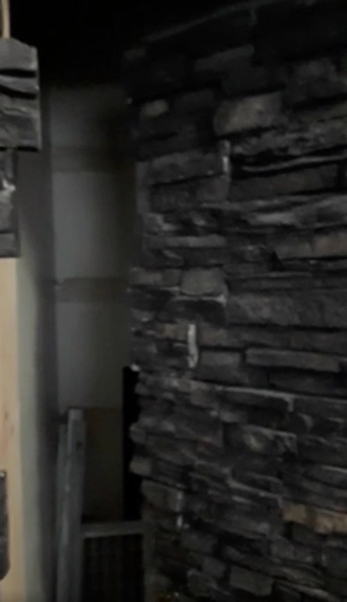 外国女人被困在地下室20年,外国女生在家里找到隐藏的密室