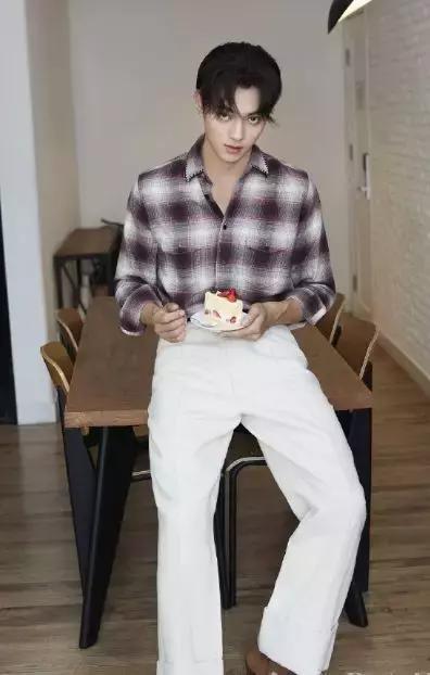 蔡徐坤哥哥衣服品牌是什么,蔡徐坤的服装品牌叫啥