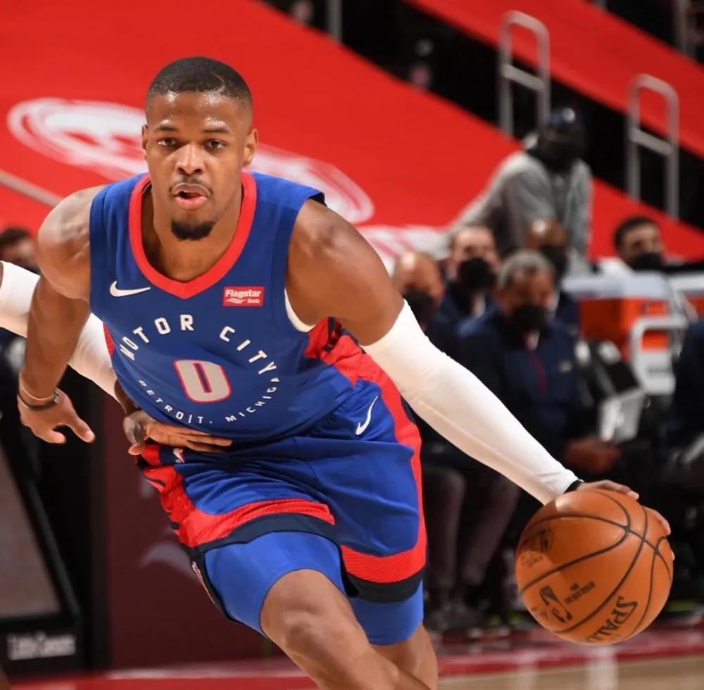 唏嘘！17年9号秀加盟开拓者训练营，4年时间从潜力新星沦为边缘人