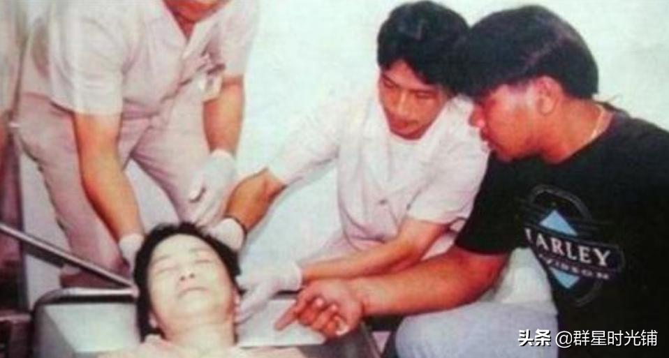 悲情歌后邓丽君的恋爱史,邓丽君去世后她的男友生活怎样