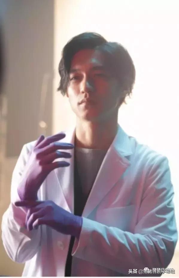 锦户亮写真,锦户亮一袭白衣拍摄