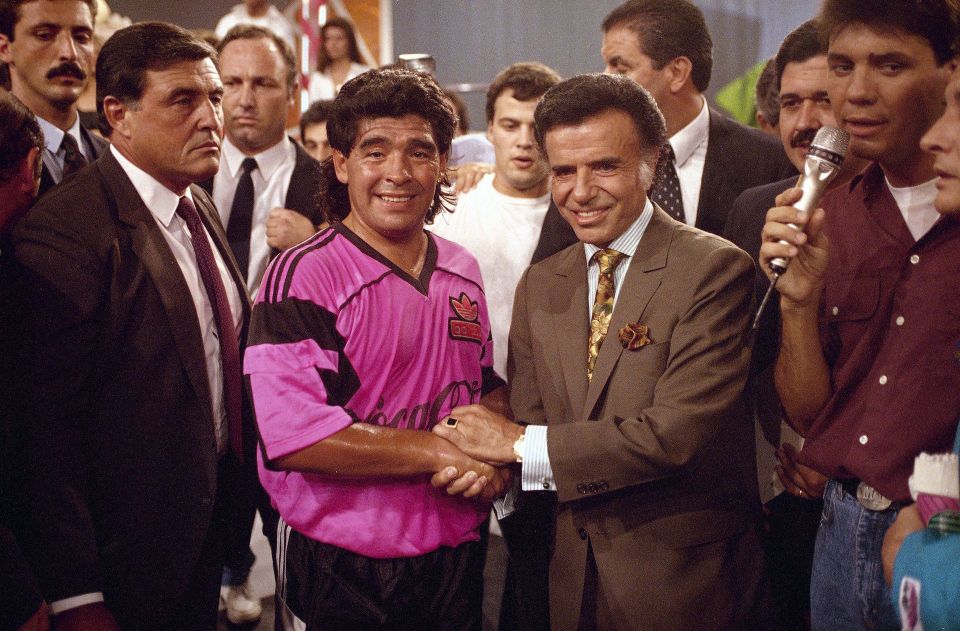 马拉多纳为什么一半天使一半魔鬼,一代球王迭戈马拉多纳