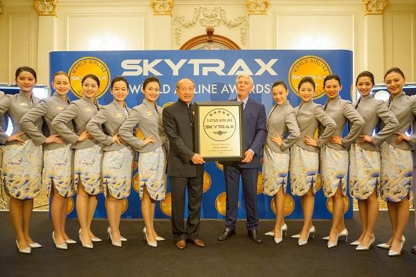 靠贷款起家的案例,靠借钱发家的亿万富翁