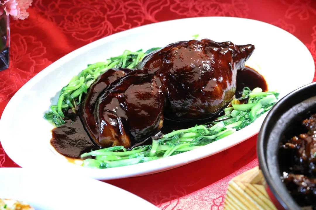 快来！今年在东方明珠塔、国际会议中心、市中心大饭店过年啦