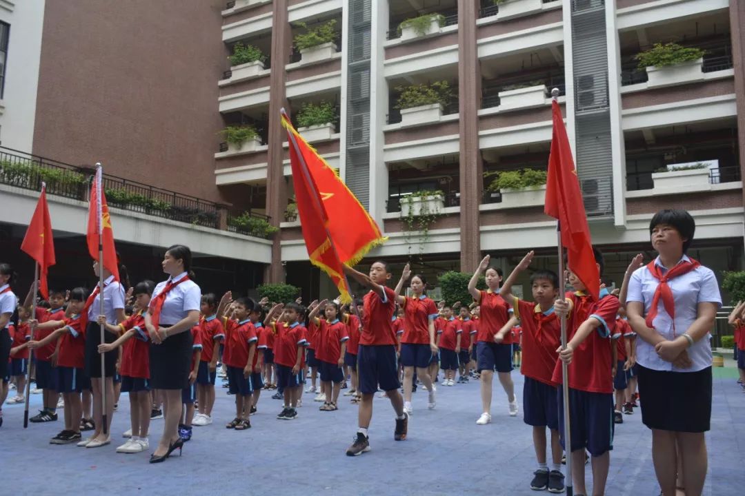 华立中英文学校是不是贵族学校,华立中英文学校升学