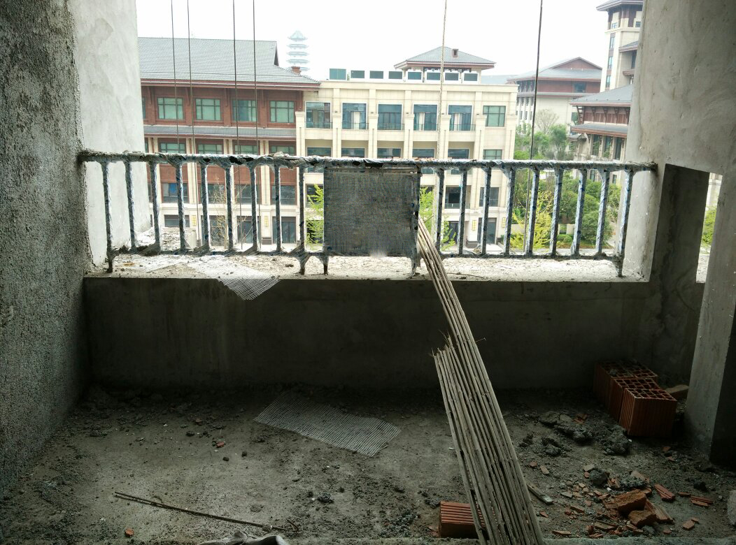 买的房子是腰线层阳台不是落地窗,买房买到了腰线层