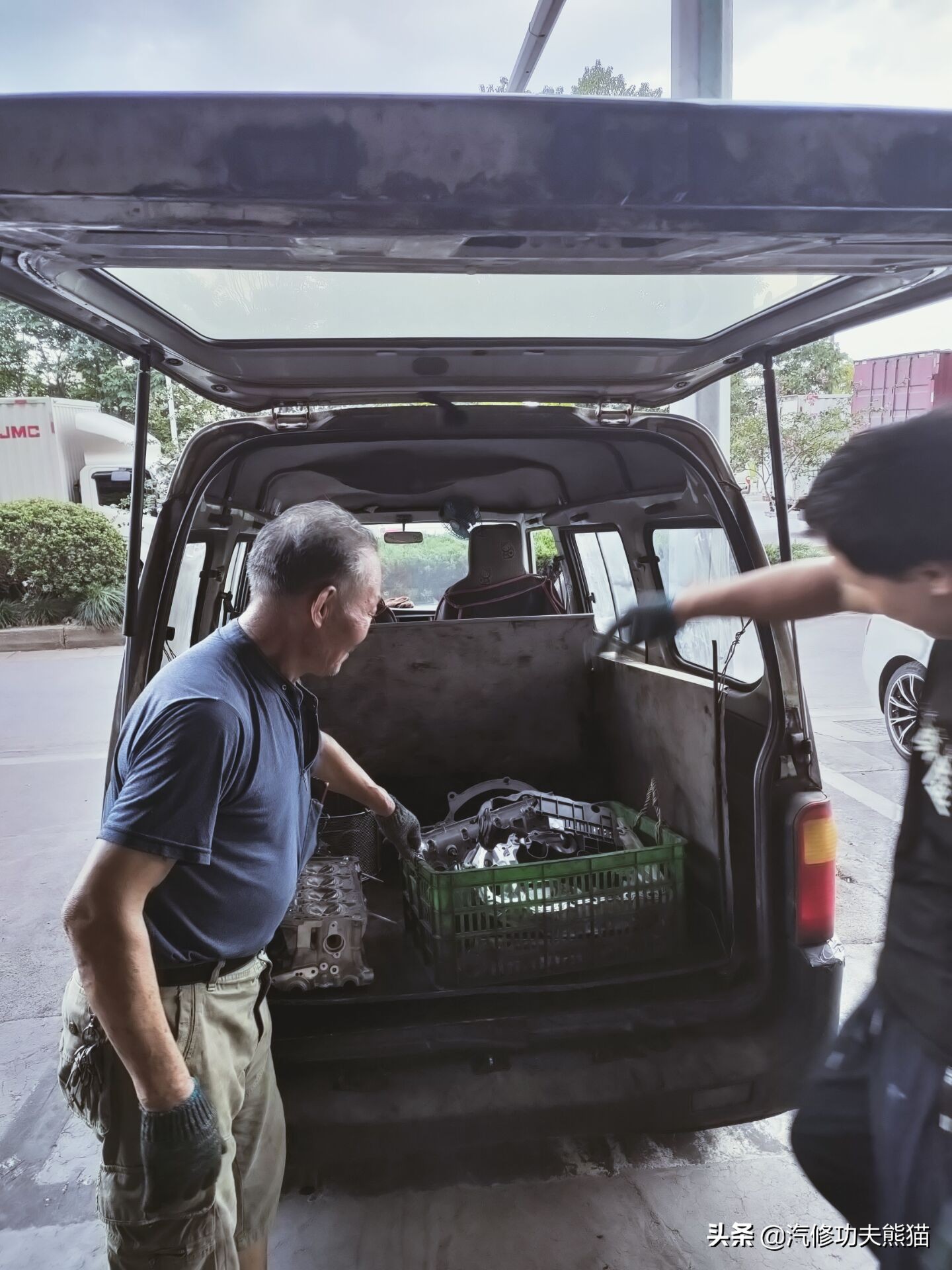 夏朗2.0发动机烧机油上海解决方法,大众夏朗烧机油最佳解决方案