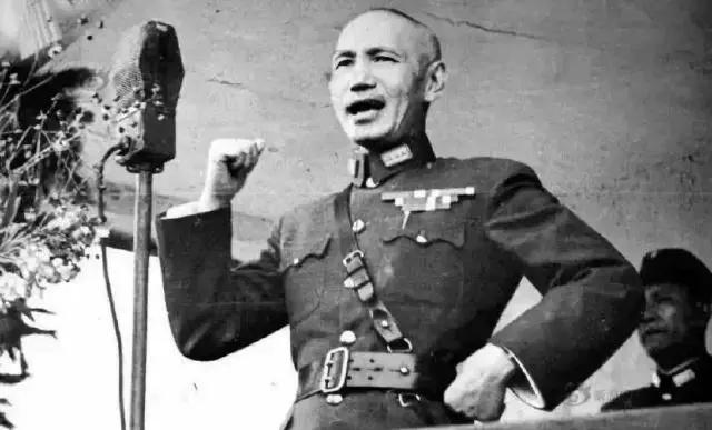 蒋介石葬礼上:张学良做了一件狠事,蒋经国气得怒不可遏