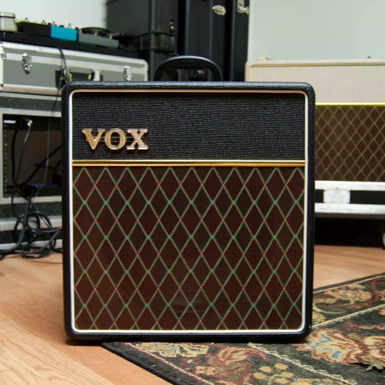 十大公认音质好的吉他音箱品牌,06年fender音箱