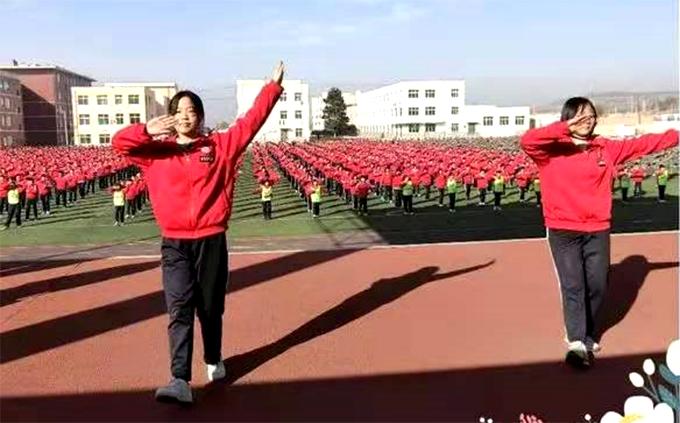 用爱托起明天的太阳—北票市桃园初级中学创建品牌学校纪实