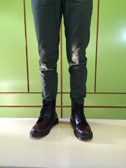 马丁靴最好搭配什么裤子,哪些品牌马丁靴比较好搭配