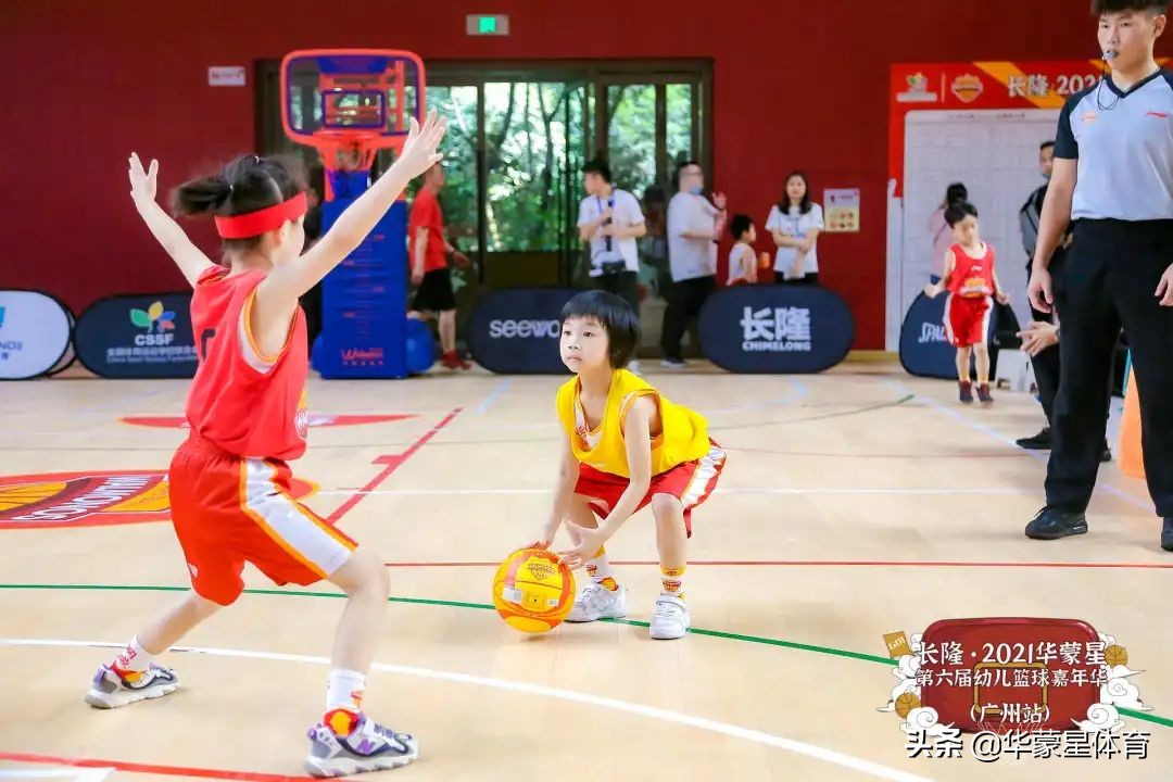 6岁女孩打篮球惊艳全场外网评论,6岁女孩篮球赛场上惊艳全场