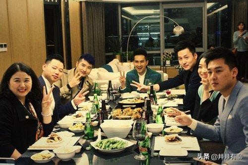 尚左尊东的座次,尚左尊东怎么解释