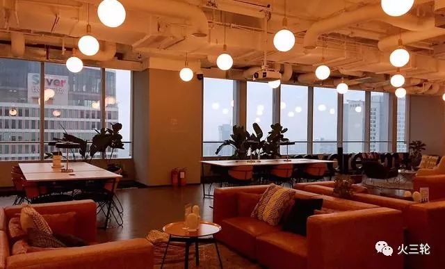 在ifs里面上班的人,在成都ifs上班的一天