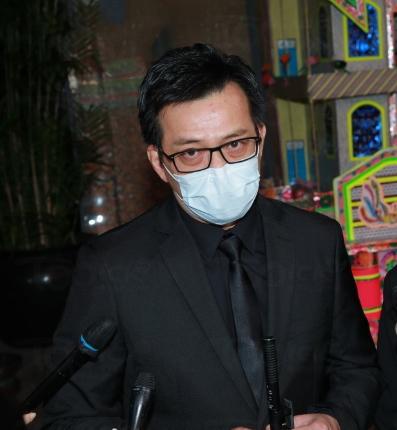 黄芷晴晒父女合照,黄芷晴生日