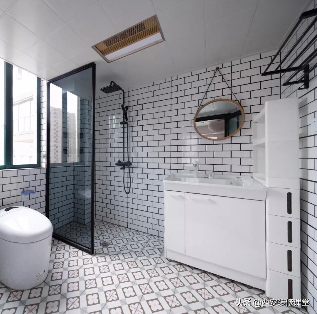 卫生间淋浴隔断用玻璃门还是浴帘,软装隔断卫生间淋浴区装修效果图