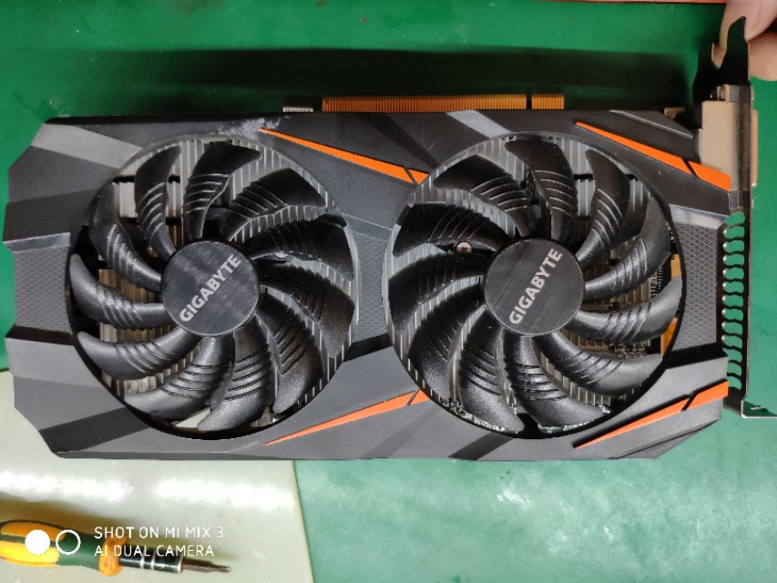 大神们来看看我的显卡是不是烧了,技嘉显卡目前有没有问题