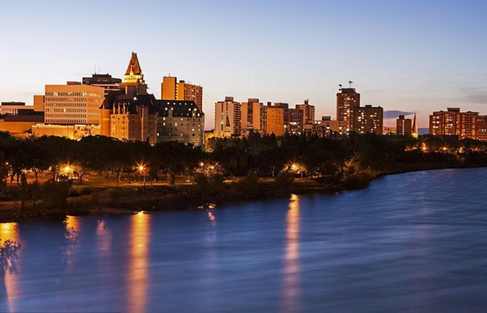 移民加拿大后，加拿大的税制及纳税情况是怎样的？