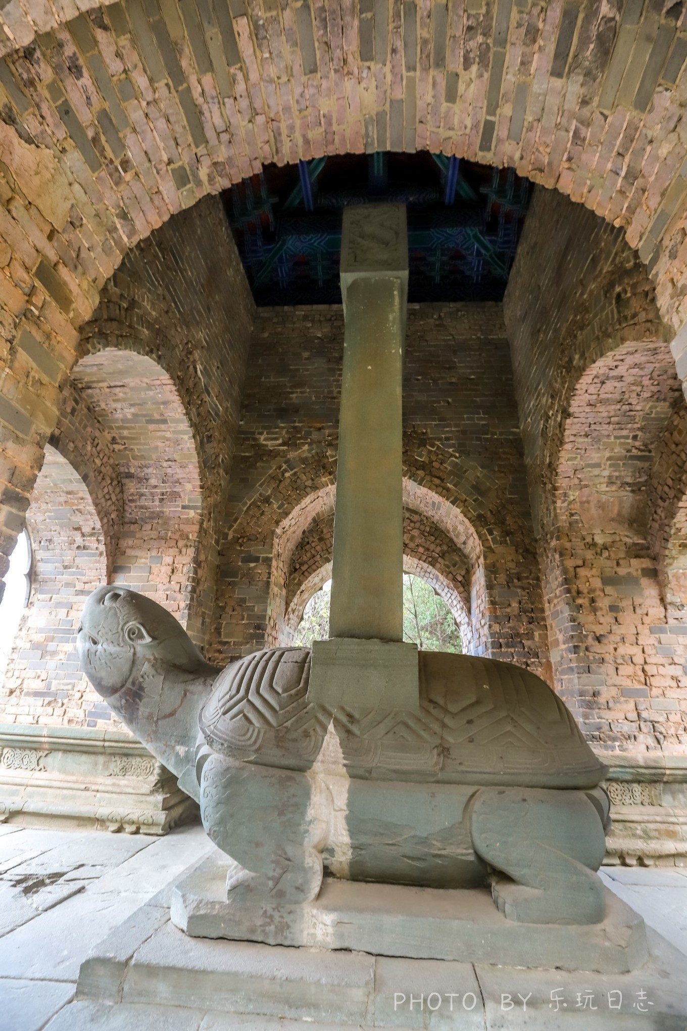 中国的世界文化遗产武当山金顶,悬崖绝壁山水画