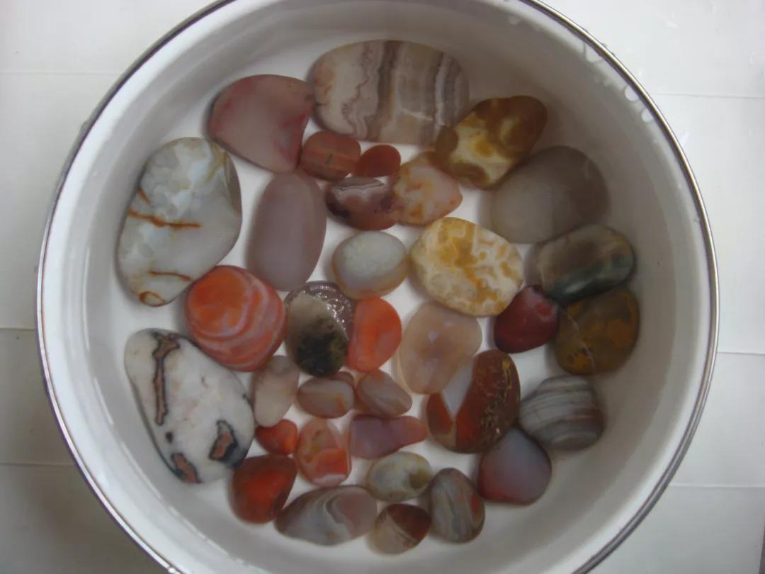 出去旅行不能捡石头有这一说法吗,8天假期适合去哪