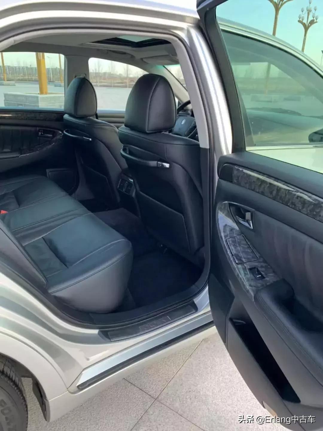 情怀皇冠最经典的12代,全新十六代丰田皇冠