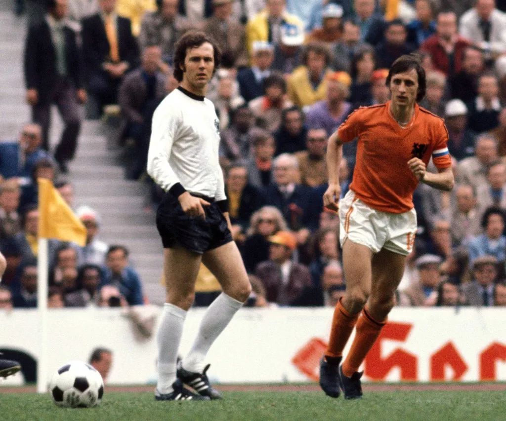 别样“情人”——足球场上那些相爱相杀的宿敌们