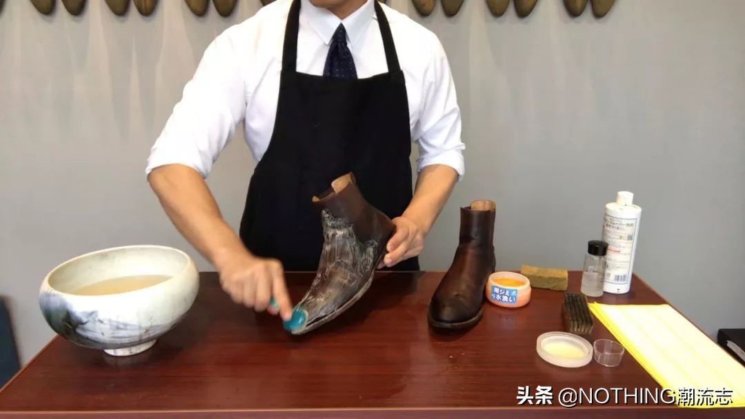真皮皮鞋龟裂保养小窍门,绒面皮鞋湿了怎么清理