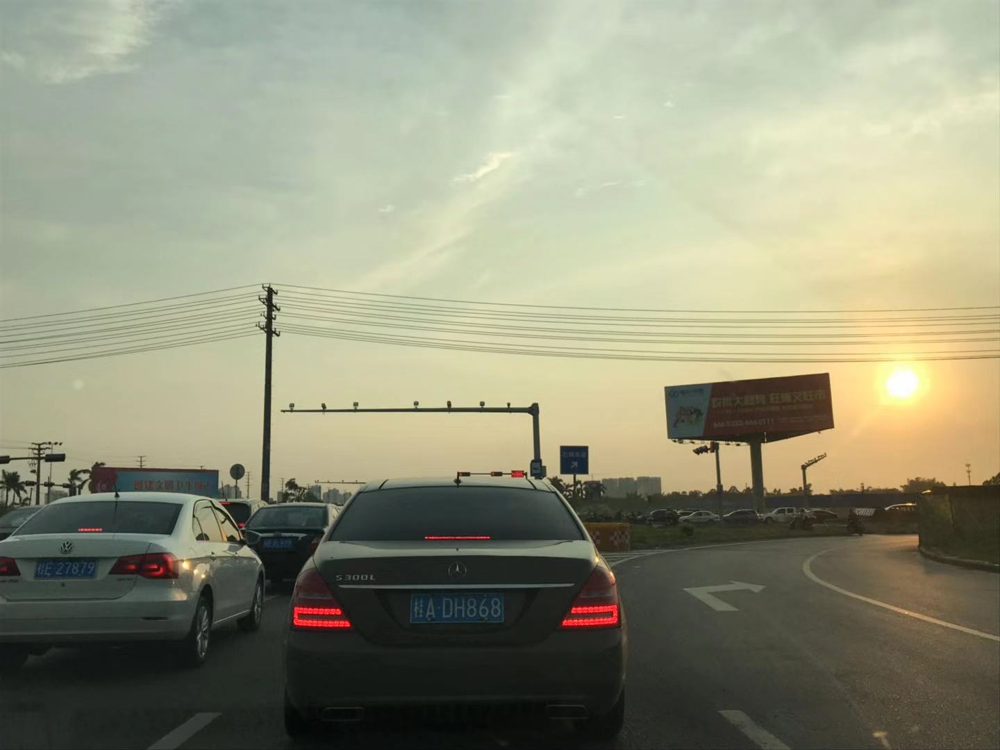 回趟合浦上百个摄像头拍下了我的微笑，实现了“明星梦”