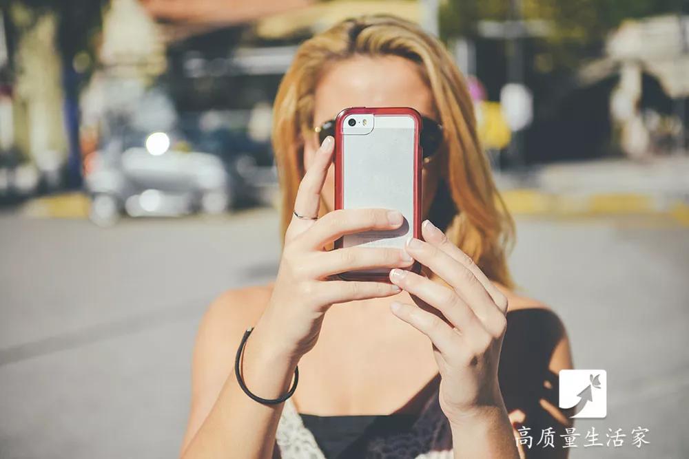 手机一天充几次电要怎样让它省电,手机一天充两次电会耗电池吗