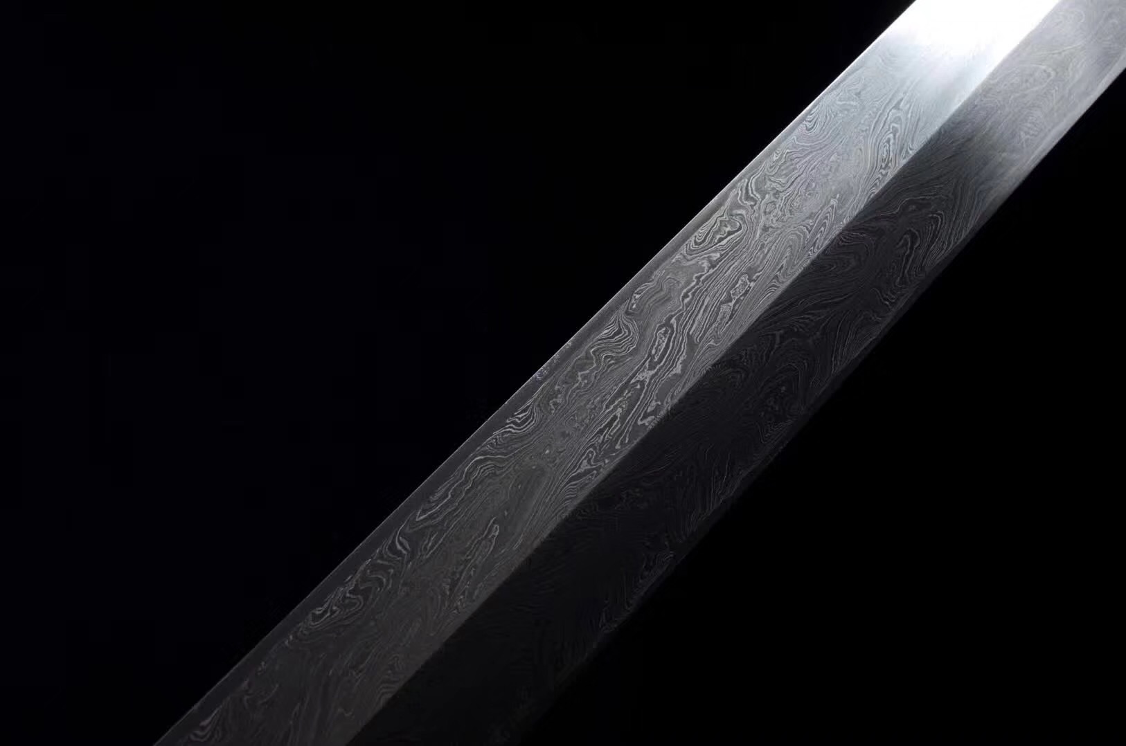 百炼钢花纹钢高锰钢的区别,百炼钢和千层钢的区别