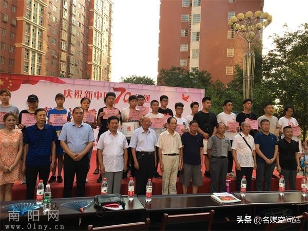 金秋助学帮87名学子圆梦,金秋助学助力贫困学子圆梦