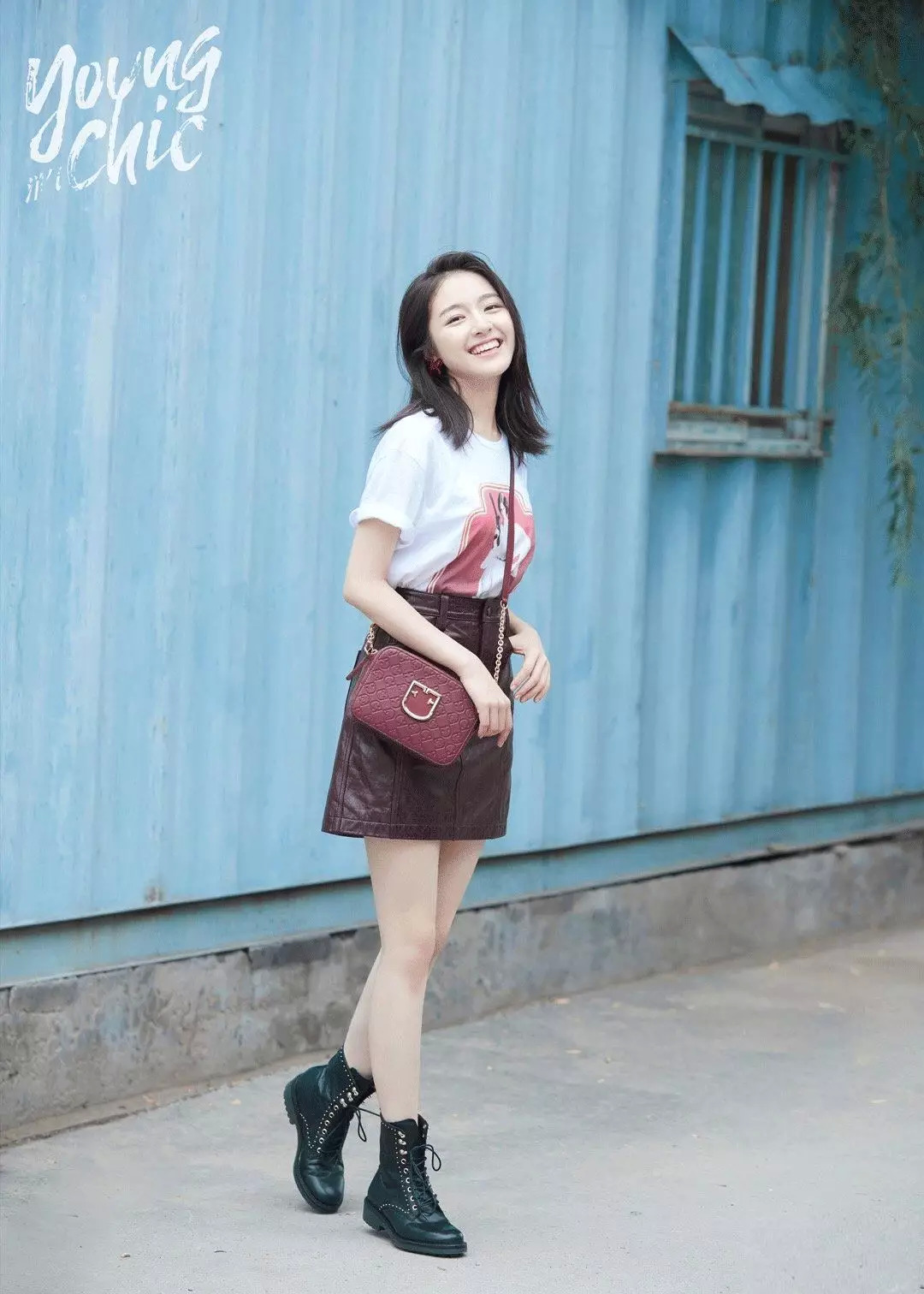 一点也不热，酷妹的马丁靴里都有空调