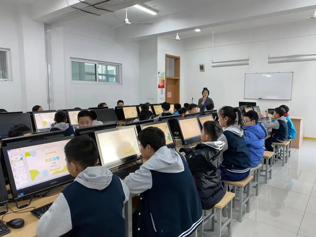 小学有特色的社团活动课,胶州市第六实验小学运动会