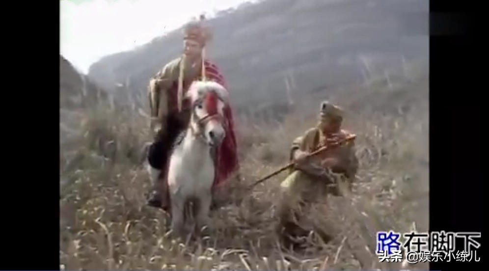 谭维维采访唱敢问路在何方完整版,谭维维2018跨年演唱会完整版