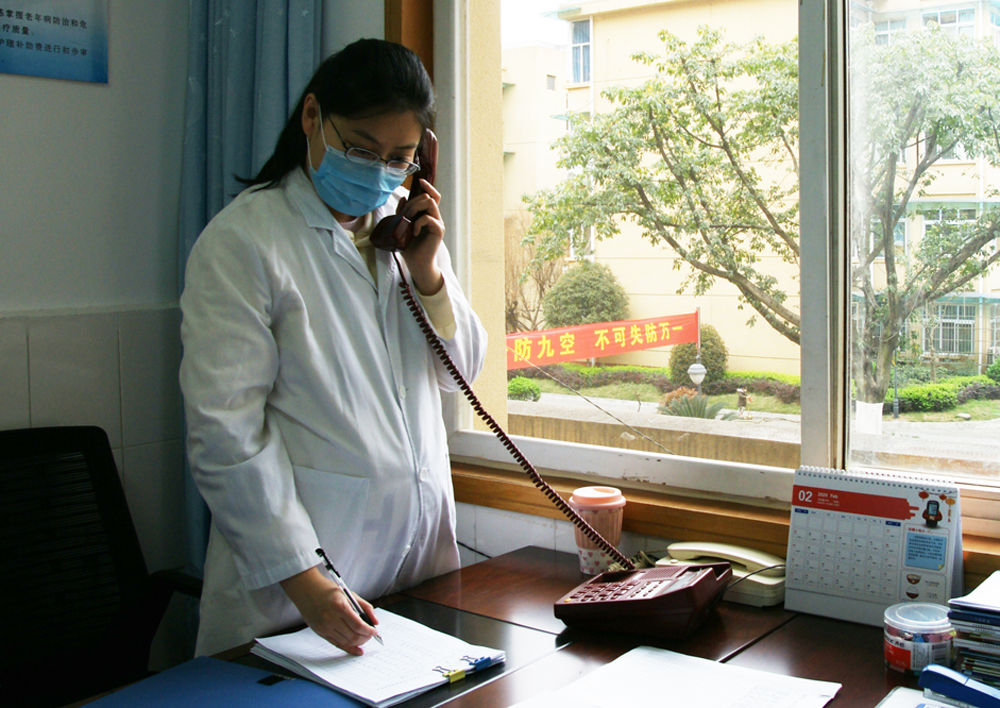 四川省军区成都第二离休所：她们，身着“孔雀蓝”答好“战疫题”