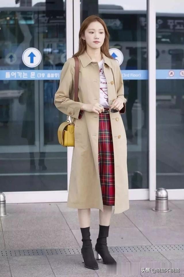 风衣包臀裙穿搭秋冬,风衣穿搭半身裙秋冬款