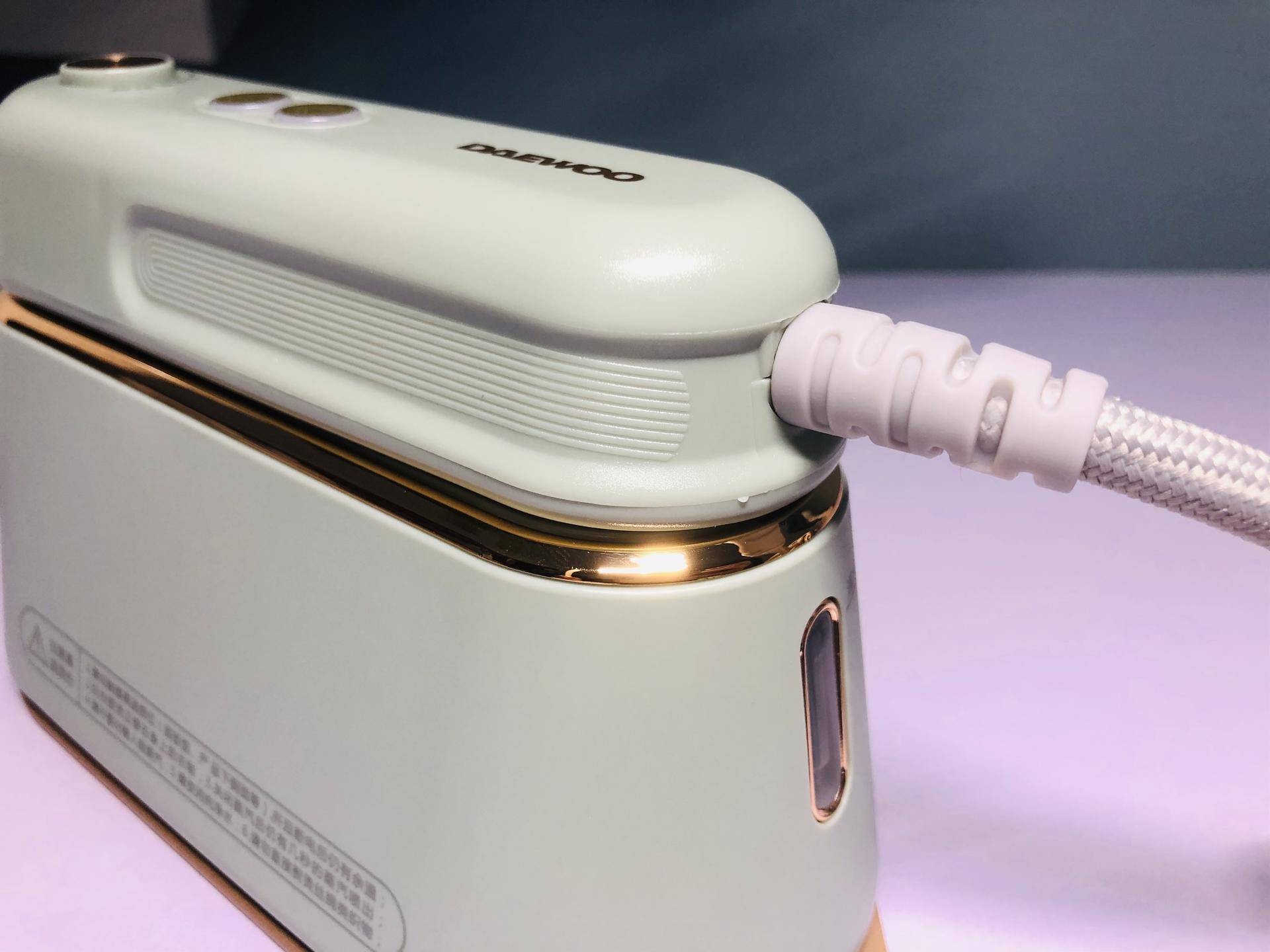 韩国大宇熨斗官方旗舰店,韩国大宇手持挂烫机熨烫使用方法